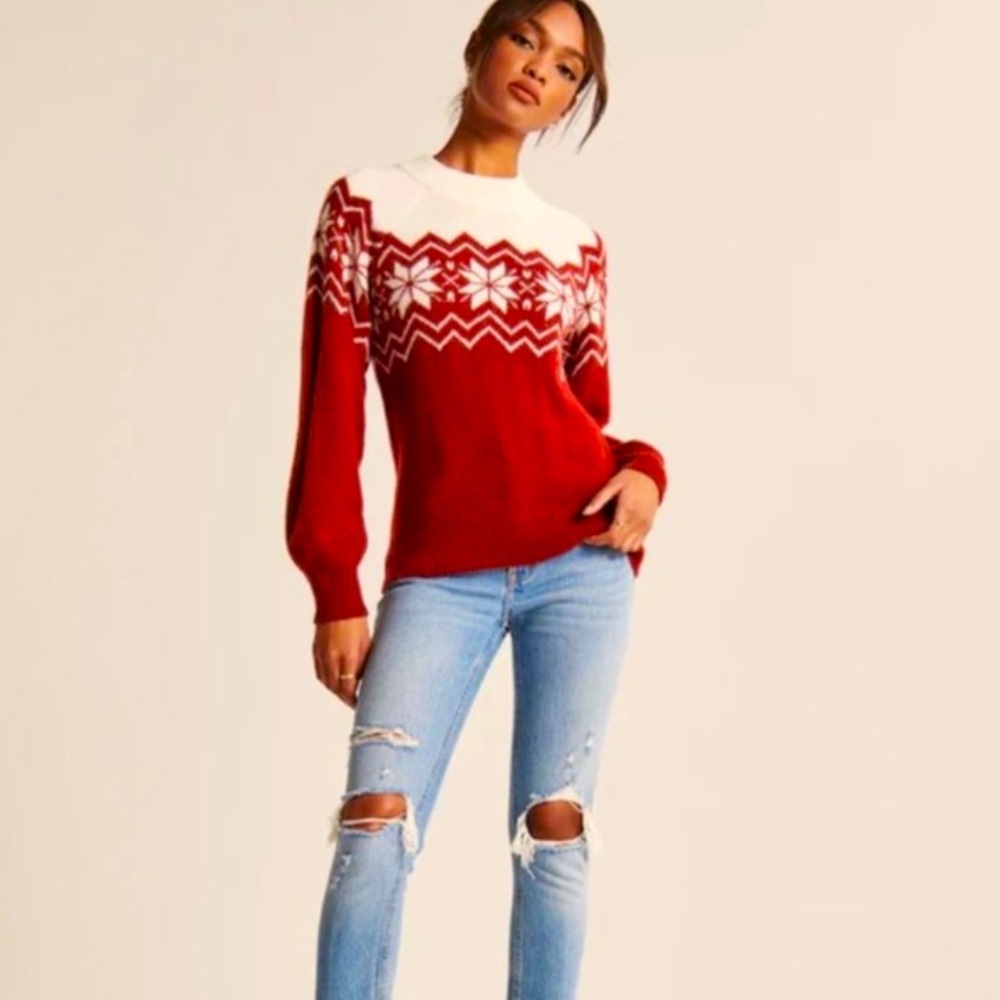 Abercrombie & Fitch Snowflake Fair Isle Boyfriend Crewneck Sweater.